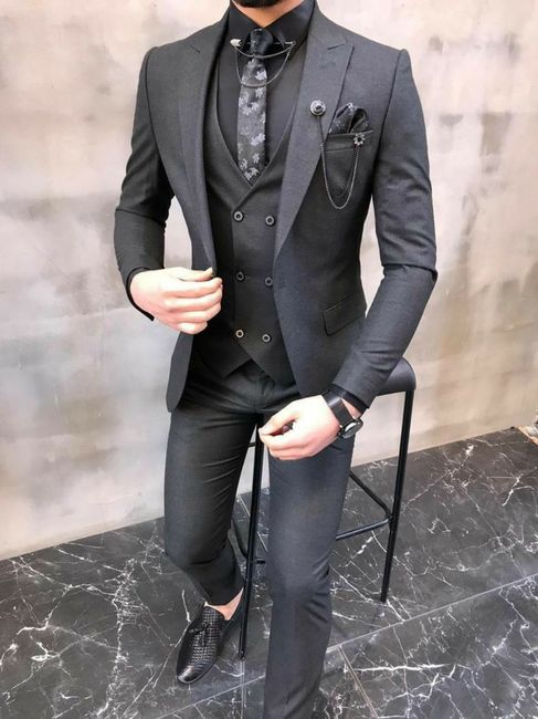 Trajes de novio en colores oscuros - 3