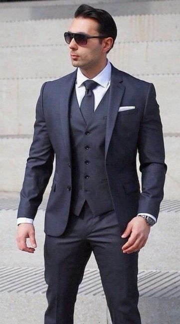 Trajes de novio en colores oscuros - 4