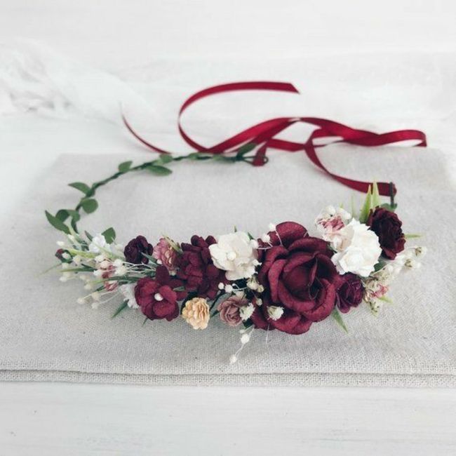 Tocados y coronas en colores oscuros 1