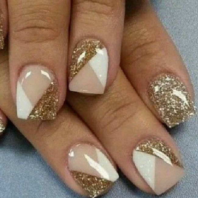 Uñas doradas para novia 3