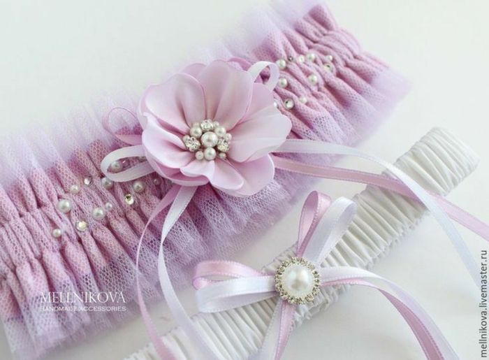 Liga de novia en color rosa 1