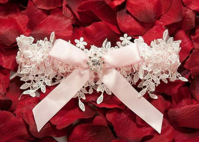 Liga de novia en color rosa 2