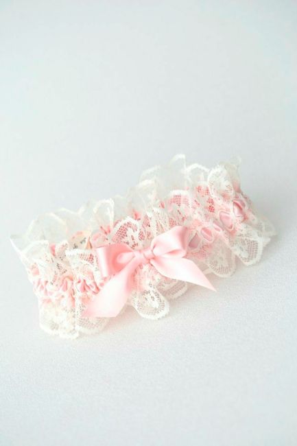 Liga de novia en color rosa 4