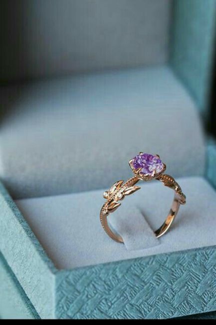Anillos de compromiso con piedra en color rosa 4