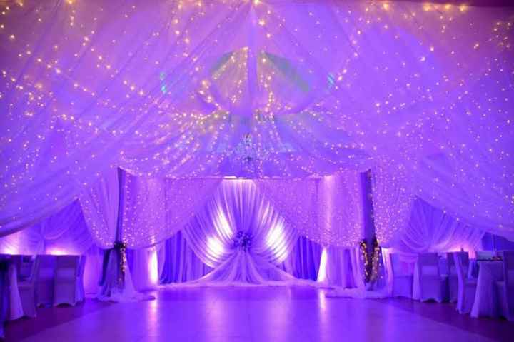 Decoración de salon en tonos morado - 1