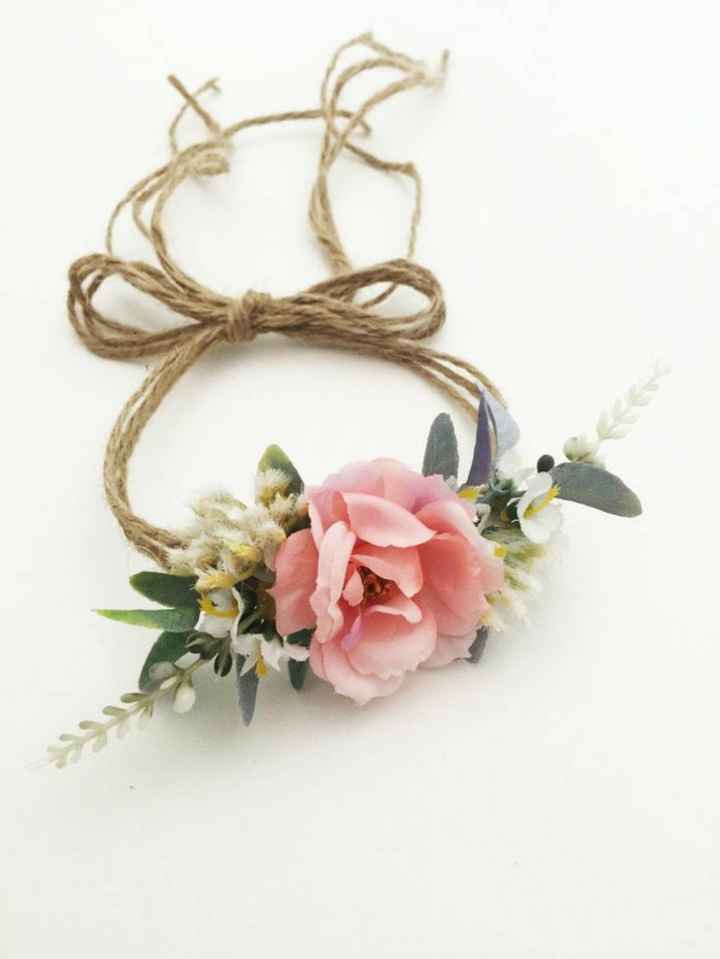 Corsage para damas de honor rosa 🎀 - 3