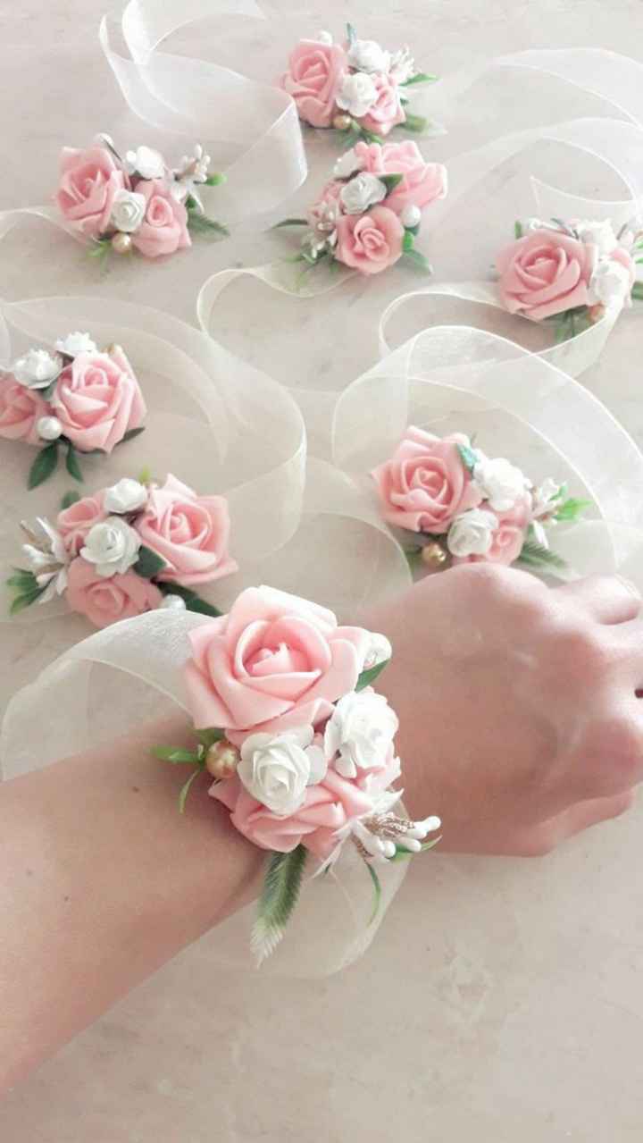 Corsage para damas de honor rosa 🎀 - 6