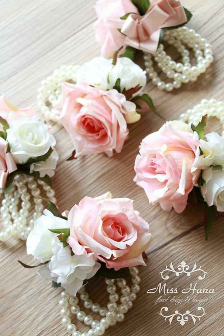 Corsage para damas de honor rosa 🎀 - 9