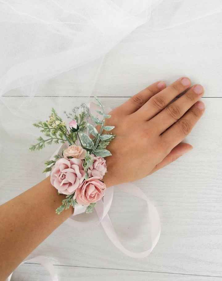 Corsage para damas de honor rosa 🎀 - 10