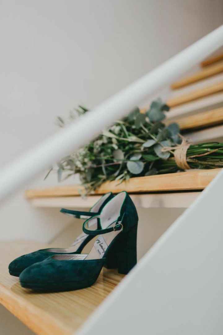 Zapatos de novia en colores oscuros - 7