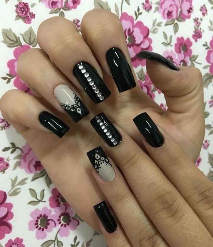 Uñas en color negro - 5