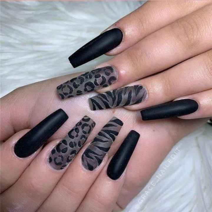 Uñas en color negro - 7