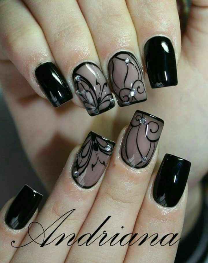 Uñas en color negro - 8
