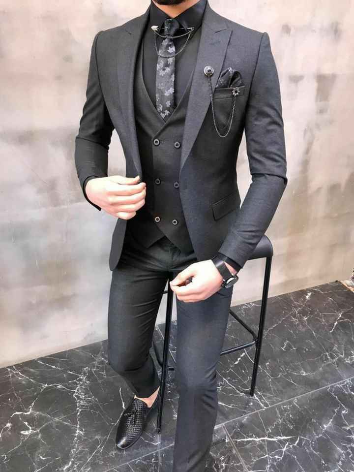 Trajes de novio en colores oscuros - 3