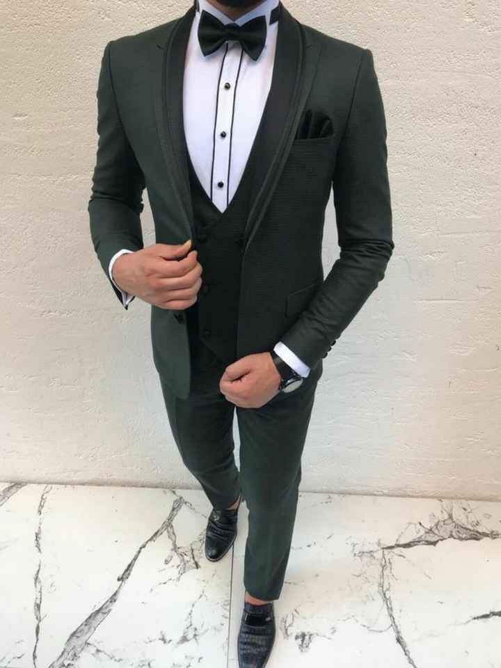 Trajes de novio en colores oscuros - 5