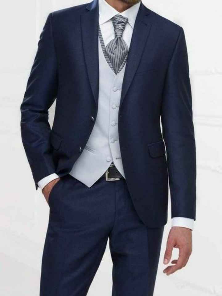 Trajes de novio en colores oscuros - 11