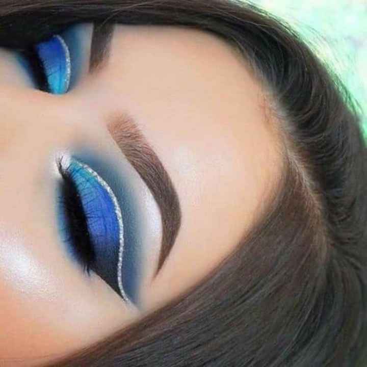 Maquillaje en tonos oscuros - 1