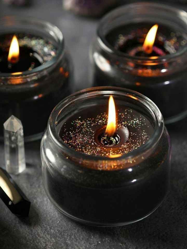 Velas aromáticas en colores oscuros para recuerdos - 3