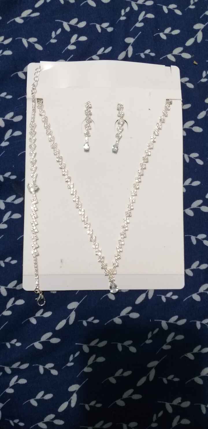Ideas de aretes largos para un look de novia perfecto 😍 - 1
