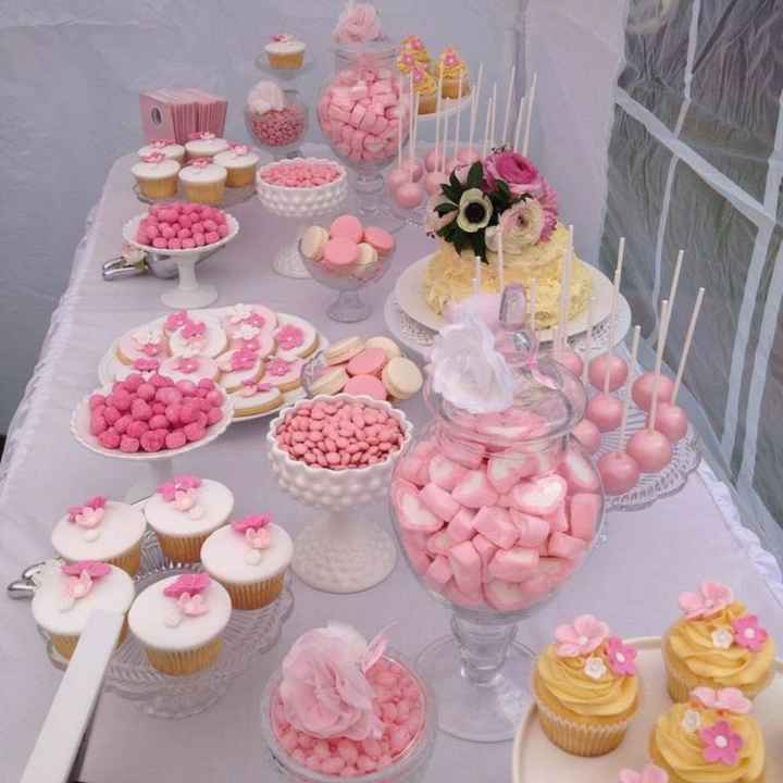 Mesa de dulces en color rosa - 1