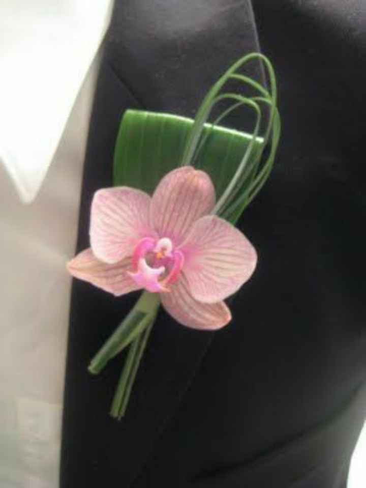 Boutonniere rosa para el novio - 2