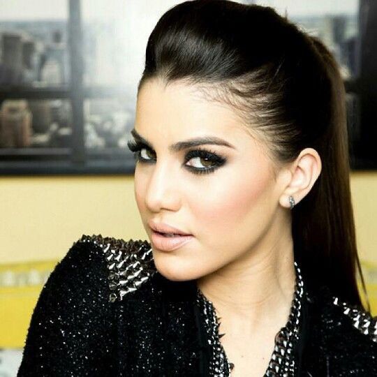 Maquillaje y peinado save the date - 2