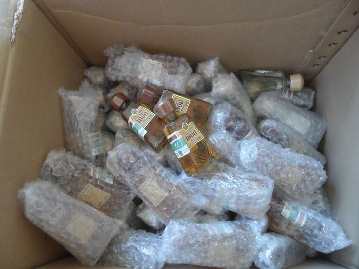 mini botellas de tequila