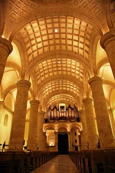 EL MISMO PASILLO PERO YA DE SALIDA 