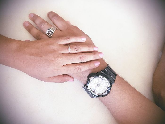 Me dió el reloj de compromiso - 1