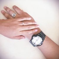 Me dió el reloj de compromiso - 1