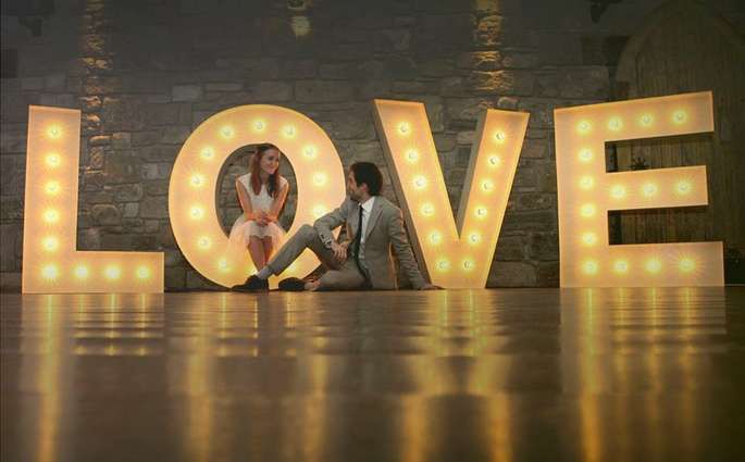 Sesión de fotos con letras luminosas - 11