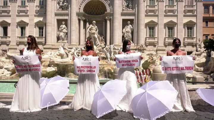 Protesta de Novias Covid 👰😷 - 1