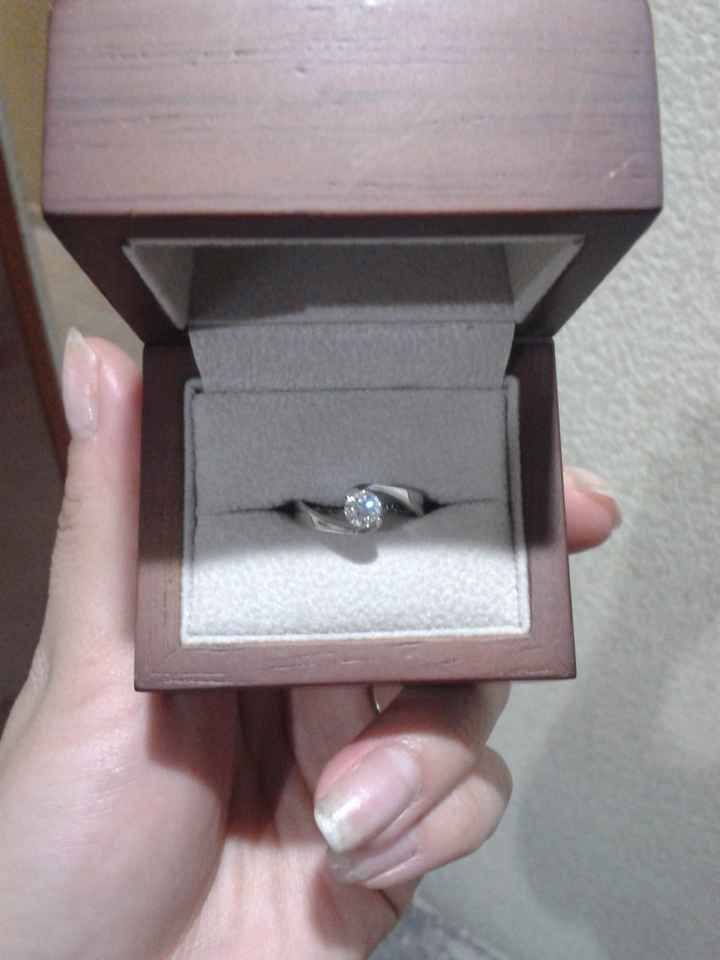 Presuman su anillo de compromiso!! - 1