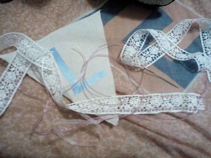 también unas tiras de banderitas que van en el techo y mi liga, una de las tiras tiene nuestra formu