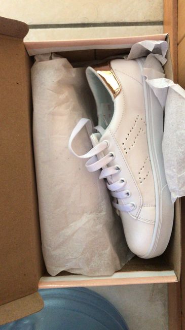 Tenis en color vino 21