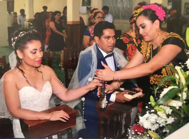 Tendrán Padrinos de Biblia y Rosario?? - 1