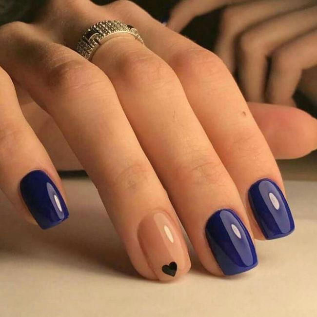 uñas azul