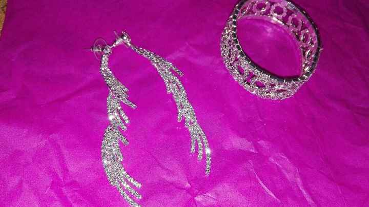 Aretes y brazalete - 1