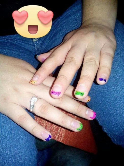Mi novio me decora las uñas !! - 7