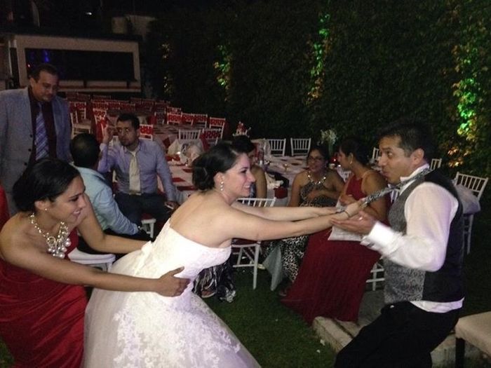 Esposo Vs Dama de Honor