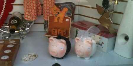 Local con cosas para bodas a buen precio