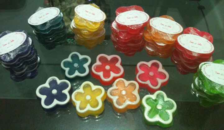 Regalos de agradecimiento para damas: jabones en forma de flor