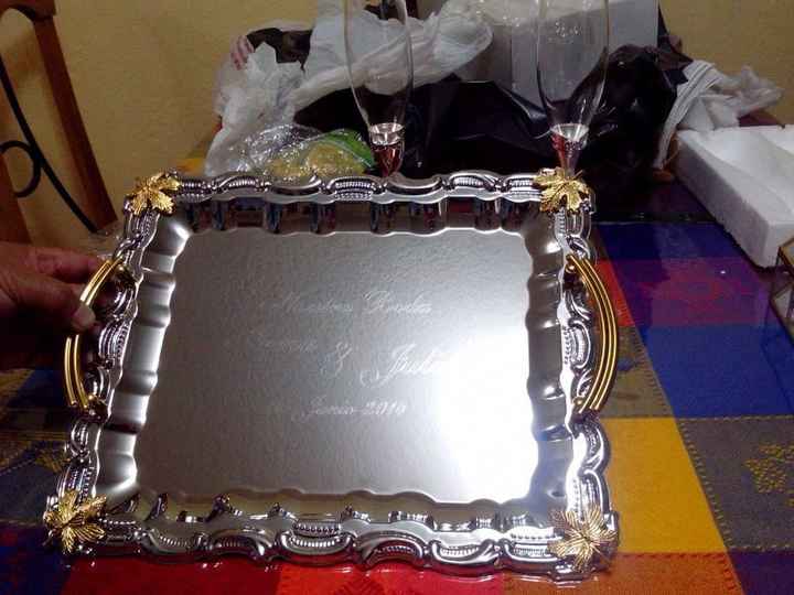 nuestras copas hermosas y la charola grabada