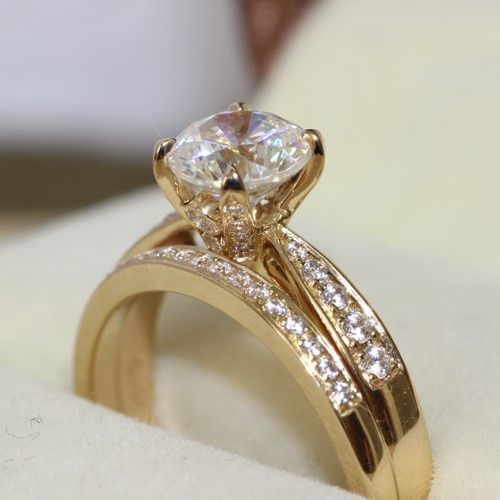 Este modelo muy paresido al mio talvez este seria. El novio que me compre otro verdad chicas.