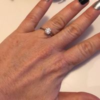 Mi anillo de compromiso reduccion con joyero.  soy una romantica. - 1