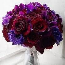 BODA EN MORADO