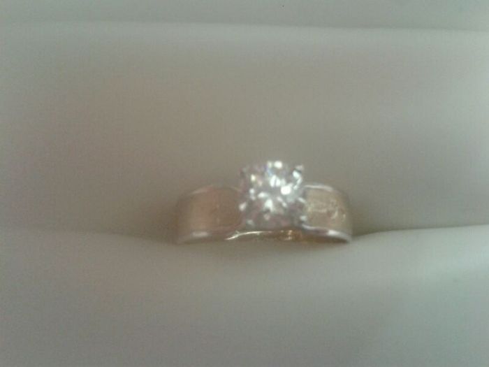 Mi anillo de compromiso  - 2