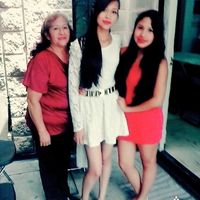 mi mami (se colo a la foto jajajja) y hermana