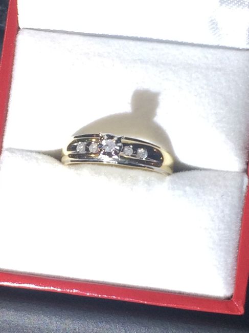 Catálogo de anillos de compromiso de Bodas.com - 1