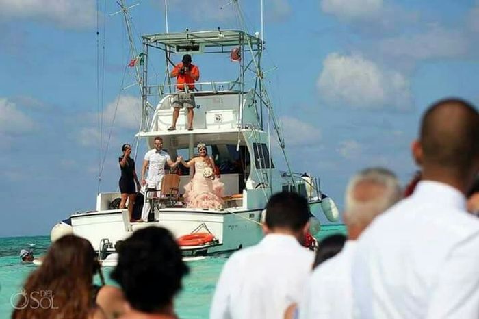 Se casaría en medio del mar. - 3